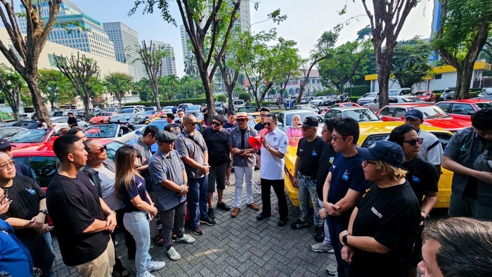 Rolling Thunder 17 Tahun Komunitas BMW Klasik Register