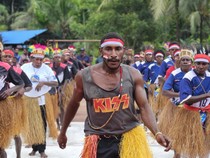 Sambut HUT ke-80 RI, Warga Ayuka & Tipuka Antusias Ikuti Lomba Tari Seka