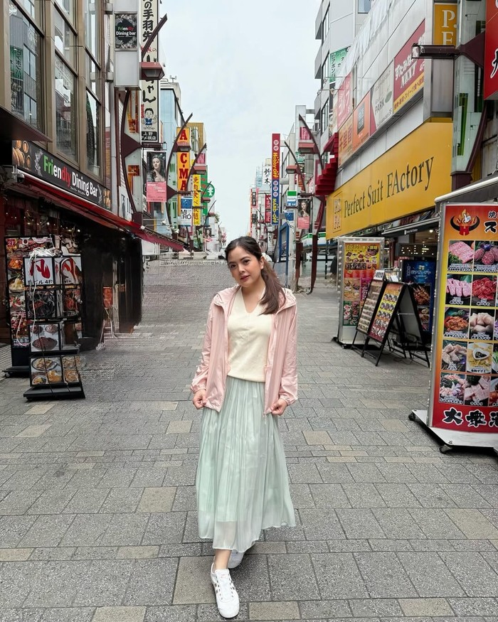 Tasya Kamila dan keluarga liburan ke Jepang Tasya Kamila dan keluarga liburan ke Jepang