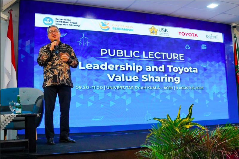 Toyota Indonesia kembali memberikan kontribusinya melalui kunjungan manajemen ke Provinsi Nanggroe Aceh Darussalam (NAD).
