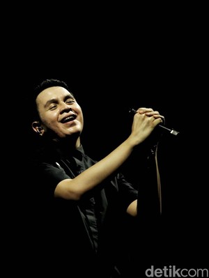 Panggung Intimate Tulus di The Sounds Project Vol. 8
