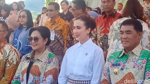 Menteri Pariwisata Widiyanti Putri Wardhana saat menghadiri TIFF 2025 di Kota Tomohon, Sulawesi Utara (Sulut).