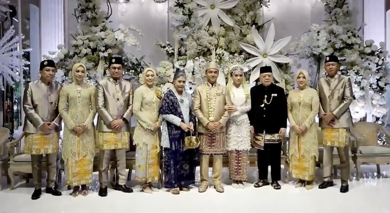 anak alya rohali menikah