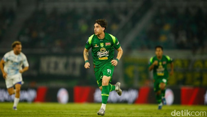 Jefferson Silva Datang, Dejan Tumbas Tetap Bek Kiri?