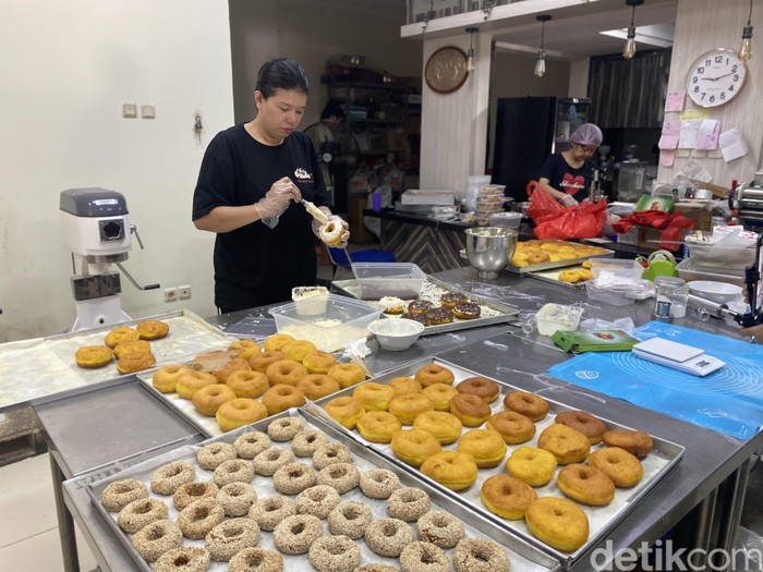 Donat Ci Mehong