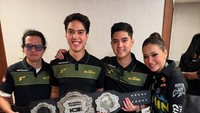 Keluarganya datang untuk menyaksikan pertandiangan dan memberikan semangat.  Foto: dok instagram El Rumi dan Al Ghazali