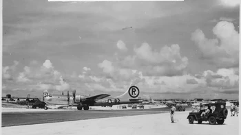 Enola Gay bertanggung jawab membawa nuklir pertama untuk Hiroshima pada Agustus 1945. Foto: U.S. National Archives and Records Administration via Wikimedia Commons (public domain)