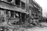 Pada 6 Agustus 1945, Amerika Serikat menjatuhkan bom nuklir pertama di Hiroshima, Jepang. Potretnya menjadi pengingat bahaya senjata nuklir.