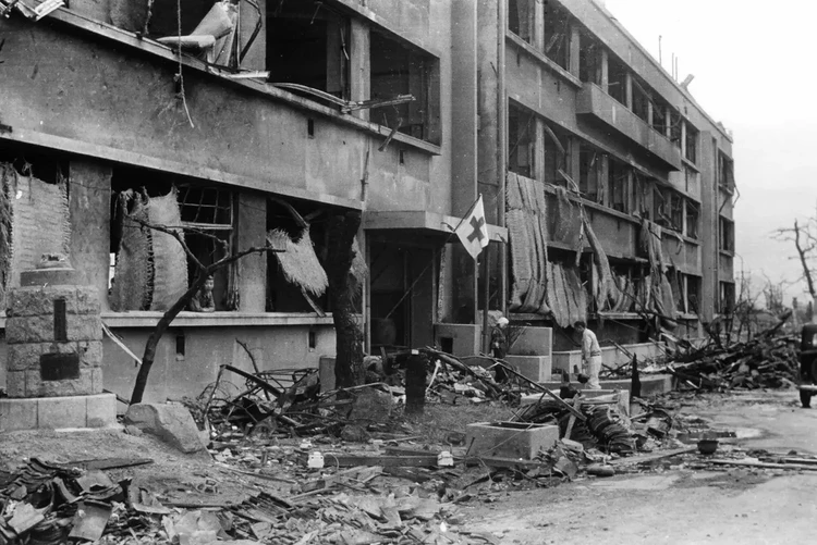 Pada 6 Agustus 1945, Amerika Serikat menjatuhkan bom nuklir pertama di Hiroshima, Jepang. Potretnya menjadi pengingat bahaya senjata nuklir.