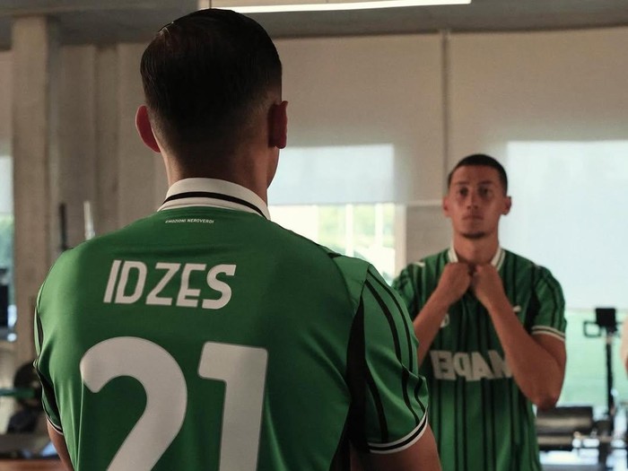 Bek timnas Indonesia Jay Idzes resmi gabung Sassuolo. Klub yang dilatih Fabio Grosso itu mengumumkan transfer Idzes dari Venezia pada Sabtu (9/8/2025) malam WIB.
