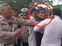 Momen Brutal Jukir Liar Pukul Petugas Dishub Makassar di Depan Polisi