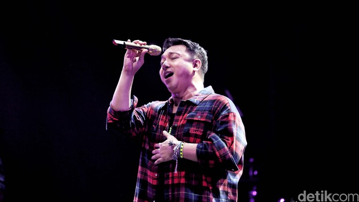 Kahitna tampil dalam acara The Sound Project 8 di Ecovention Ancol, Jakarta Utara, Jumat (8/8/2025) malam.