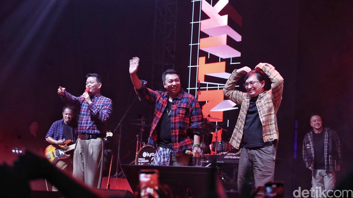 Kahitna tampil dalam acara The Sound Project 8 di Ecovention Ancol, Jakarta Utara, Jumat (8/8/2025) malam.