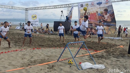 3rd World Beach Tchoukball Championships 2025 yang diselenggarakan di Pantai Seminyak, Bali, Minggu (10/8/2025). (Fabiola Dianira)