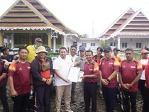 Bank Sulselbar Serahkan Bantuan 5 Motor Sampah ke Pemkab Bone