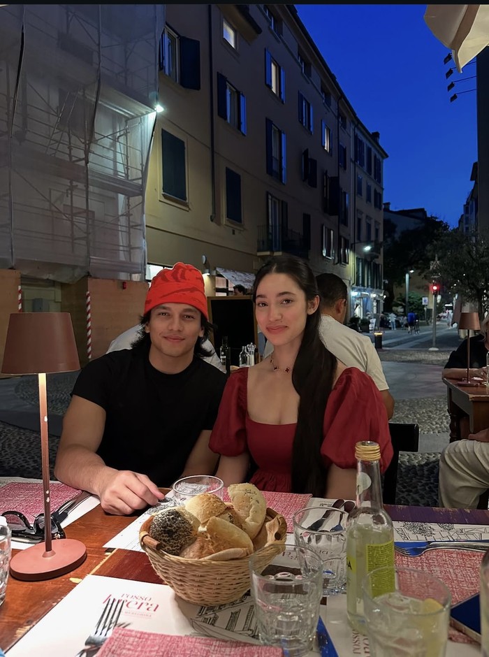 Keseruan Jefri Nichol Makan Scrambled Egg hingga Ngemil Roti Italia Keseruan Jefri Nichol Makan Scrambled Egg hingga Ngemil Roti Italia