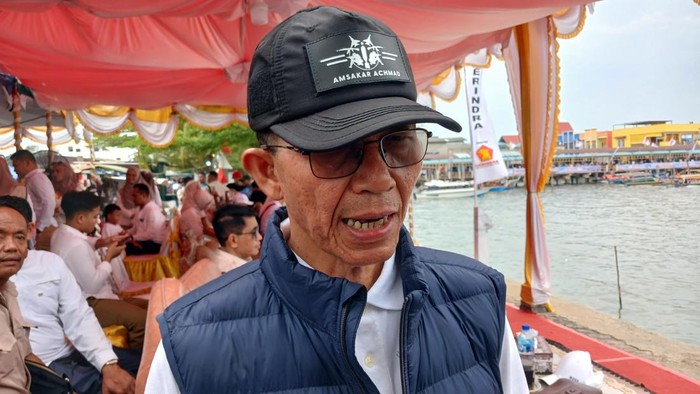 Keterangan Foto: -Wali Kota Batam sekaligus Kepala BP Batam, Amsakar Achmad saat menanggapi rencana pengobatan warga Gaza, Palestina di Pulau Galang. (Alamudin/detikSumut)