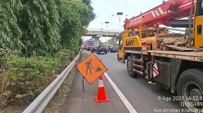 Lalin Tol Cawang arah Tanjung Priok padat ada perbaikan jalan