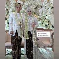 8 Foto Anniversary Melly Goeslaw-Anto Hoed, Mewah Bak Pesta Pernikahan 8 Foto Anniversary Melly Goeslaw-Anto Hoed, Mewah Bak Pesta Pernikahan