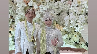 8 Foto Anniversary Melly Goeslaw-Anto Hoed, Mewah Bak Pesta Pernikahan