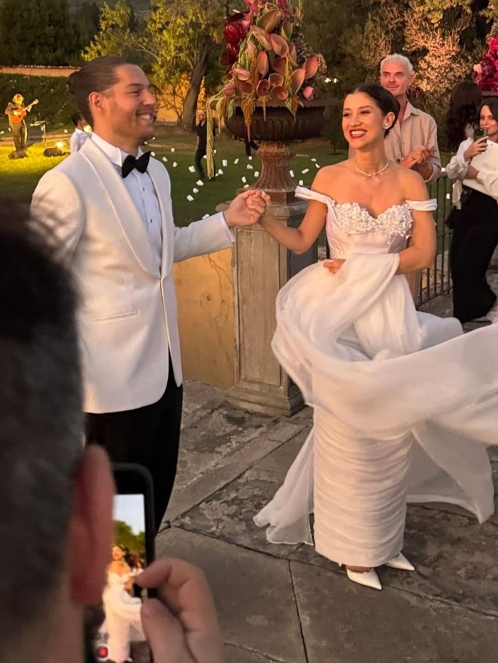 Millane Fernandez Millane Fernandez menikah dengan Max Kordek di Italia.