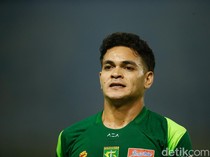 Susunan Pemain Persebaya Vs Semen Padang: Gali Freitas Starter