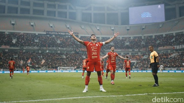 Persija Kalahkan Persita 4-0