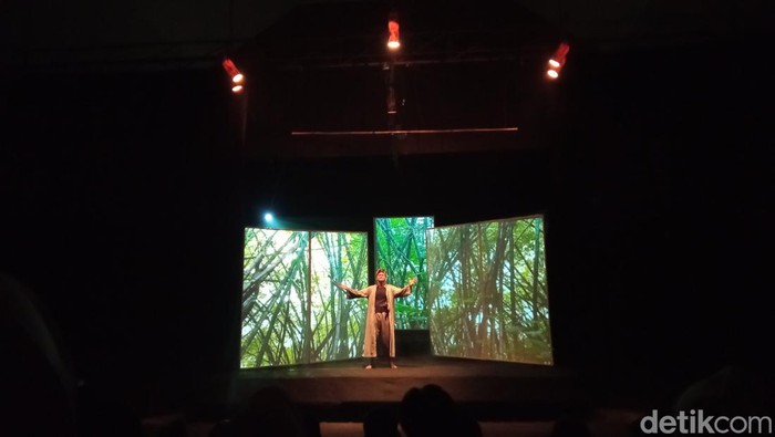 Pertunjukan teater yang menampilkan kisah Ki Bagus Rangin