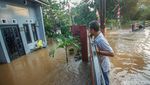 Banjir 1 Meter Rendam Perumahan di Bojong Gede