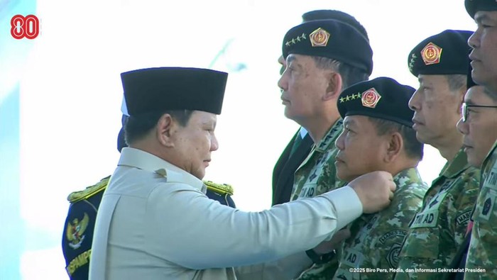 Prabowo Anugerahkan Jenderal Kehormatan
