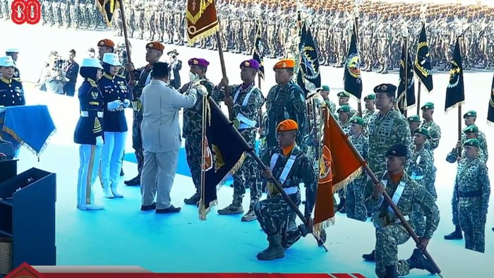 Prabowo Subianto Hadiri Upacara Gelar Pasukan dan Kehormatan Militer di Batujajar
