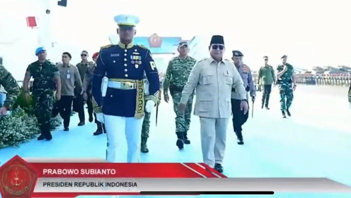 Presiden Prabowo Subianto tiba di Lapangan Suparlan Pusdiklatpassus Batujajar, Bandung, Jawa Barat