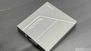 Samsung Galaxy Z Fold7 resmi diluncurkan di Indonesia pada 30 Juli 2025 setelah diumumkan secara global di Galaxy Unpacked pada 10 Juli 2025 lalu di New York, AS. Perangkat layar lipat generasi terbaru ini hadir dengan desain lebih tipis, performa makin kencang, dan teknologi AI canggih. Foto: Adi Fida Rahman/detikINET