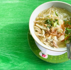 Resep Soto Ayam Semarang Berkuah Bening Segar untuk Sahur