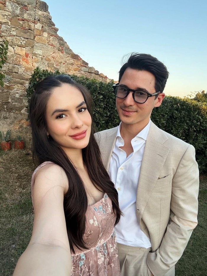 Steffi Zamora dan Nino Fernandez hadiri pernikahan Millane Fernandez di Italia.