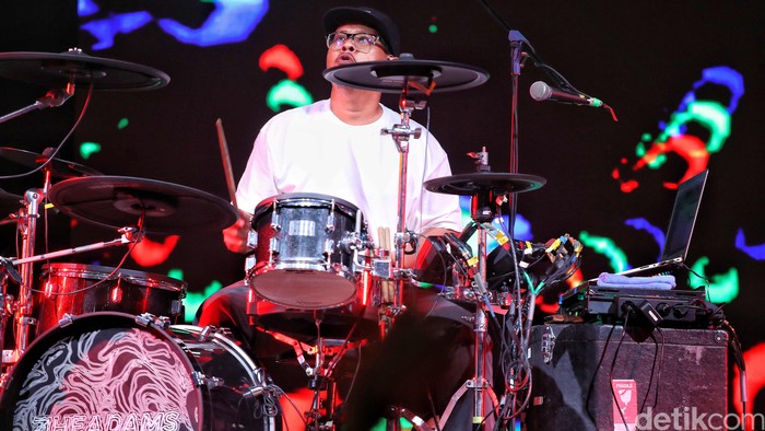 Band The Adams tampil dalam acara The Sound Project 8 di Ecovention Ancol, Jakarta Utara, Jumat (8/8/2025) malam.