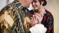 Angie Ang punya alasan kini lebih tertutup soal asmara. Karena memang di usia sekarang, ditambah pengalaman hidup yang mungkin dulu pernah salah memilih, sekarang lebih berhati-hati dan membatasi konsumsi publik sebelum ada arah dan tujuan yang pasti, ujarnya. (Foto: dok pribadi)