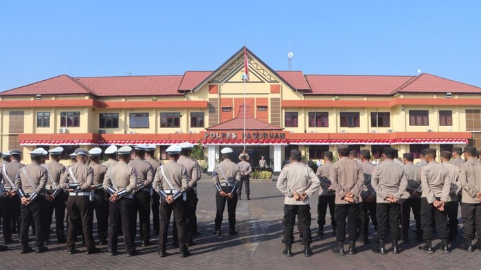 Apel Polisi RW di Mapolres Pasuruan.
