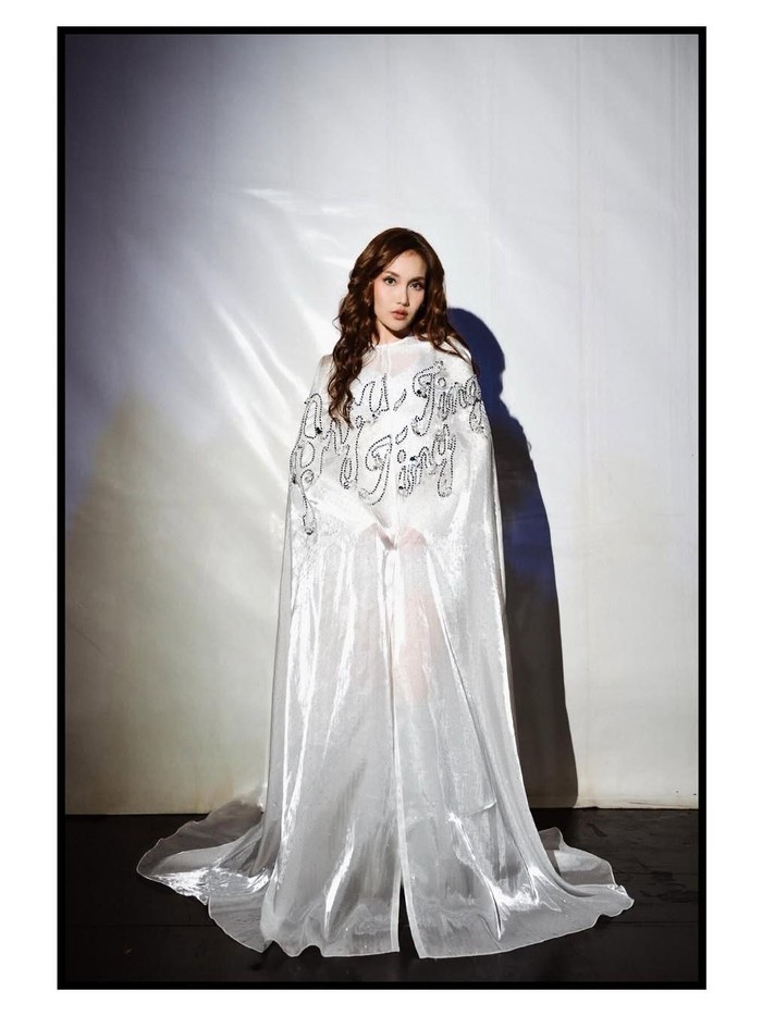 Ayu Ting Ting Penampilan Ayu Ting Ting saat menggelar konser perdana di Cilodong, Depok, akhir pekan lalu.