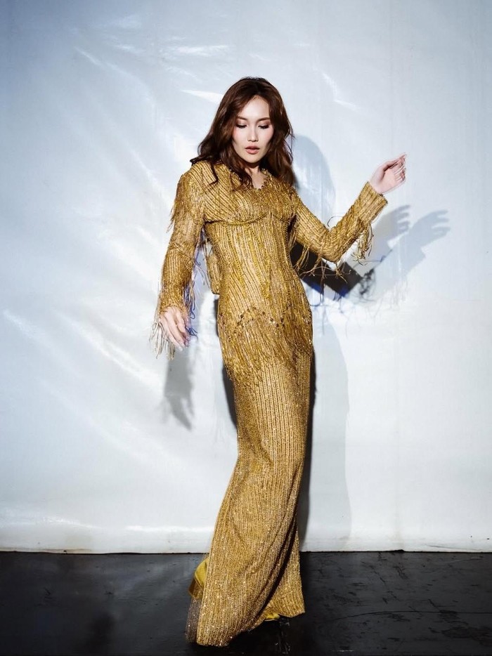 Ayu Ting Ting Penampilan Ayu Ting Ting saat menggelar konser perdana di Cilodong, Depok, akhir pekan lalu.