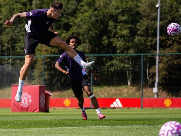Benjamin Sesko Langsung Terbang di Latihan Perdana bareng MU