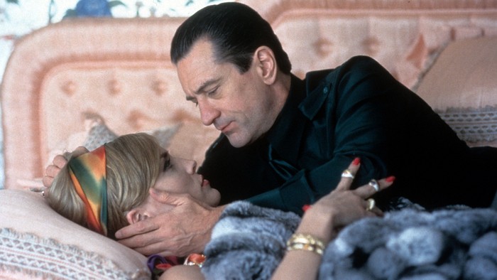 Cuplikan adegan Sharon Stone dan Robert De Niro di Casino (1995).