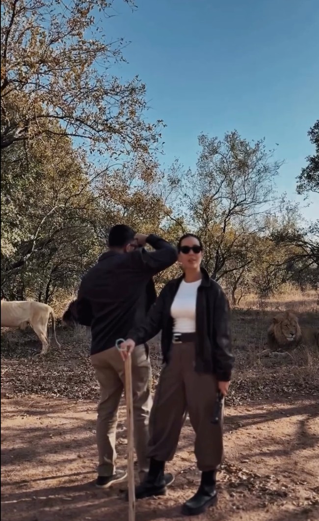 Darma Mangkuluhur baru saja melamar kekasihnya, Patricia Schultz. Momen bahagia tersebut dibagikannya melalui Instagram. Foto: Instagram/@pschuldtz