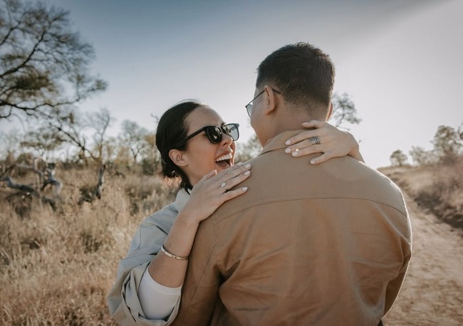 Darma dan Patricia sendiri diketahui telah lebih dari 6 tahun menjalin asmara. Kini keduanya mantap untuk melangkah ke jenjang yang lebih serius. Foto: Instagram/@pschuldtz