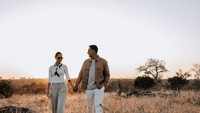 Setiap jalan yang kita tempuh mengarah ke momen ini, ke kamu, ke ya… dan dengan itu, YA untuk seumur hidup cinta dan petualangan, tulis DJ Patricia Schuldtz dalam Instagram miliknya yang dikolaborasi dengan akun Darma, Selasa (12/8/2025). Foto: dok instagram Darma Mangkuluhur Hutomo