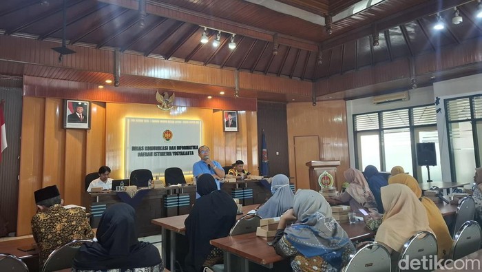 Diskominfo DIY menggelar pelatihan e-bisnis buat para pelaku ekonomi rakyat, Senin (11/8/2025).