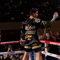 El berhasil mengalahkan Jefri hanya dalam waktu 38 detik. Sebelumnya pada pertandingan di bulan November 2023 lalu, El juga berhasil mengalahkan Jefri. Foto: Instagram/@syifahadju