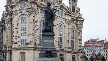 Dresden, Jerman, 1958 – 2014 Kota yang dulu hancur akibat perang, kini bangkit kembali dengan arsitektur yang memadukan klasik dan modern. Foto: re:photos