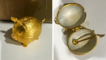 Boneka babi dari logam kuningan ini ternyata wadah sendok kecil yang sekaligus jadi buntutnya. Foto: via BrightSide