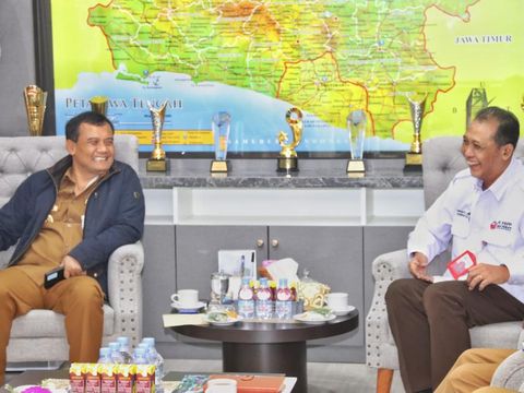 Gubernur Jateng, Ahmad Luthfi, saat menerima kunjungan Direktur PT PRPP Jawa Tengah, Heri Kristanto, di kantornya, Senin (11/8/2025).